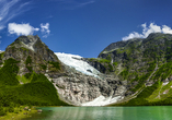 Die einmaligen Naturlandschaften – hier der Bøyabreen Gletscher – müssen Sie einfach mit eigenen Augen gesehen haben!