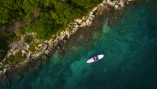 Beim Stand-Up-Paddling erkunden Sie die Gegend vom Wasser aus.