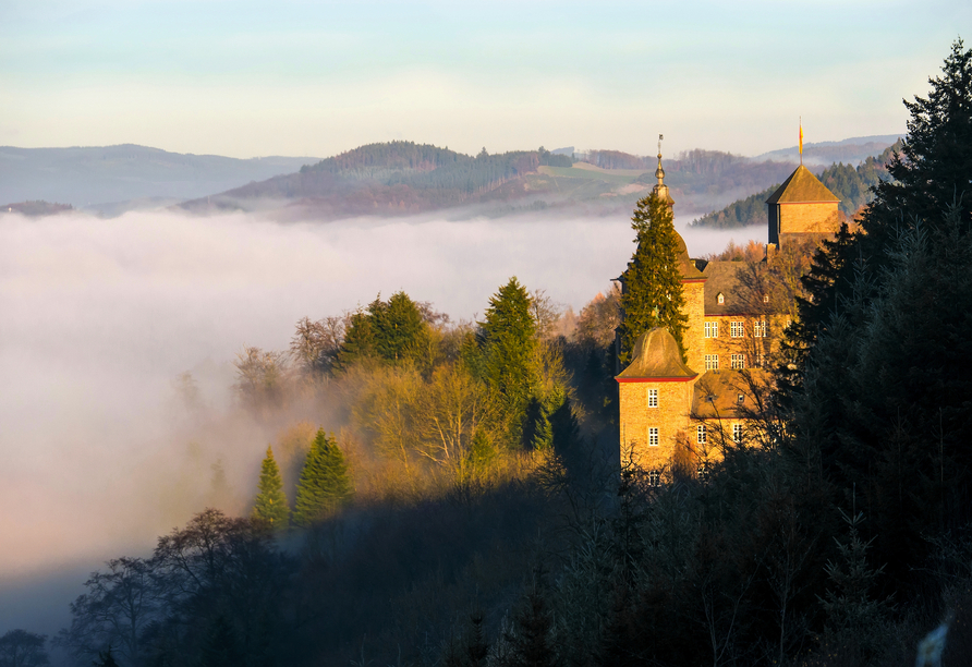 Burg Schnellenberg in Attendorn ist ein sehenswertes Ausflugsziel.