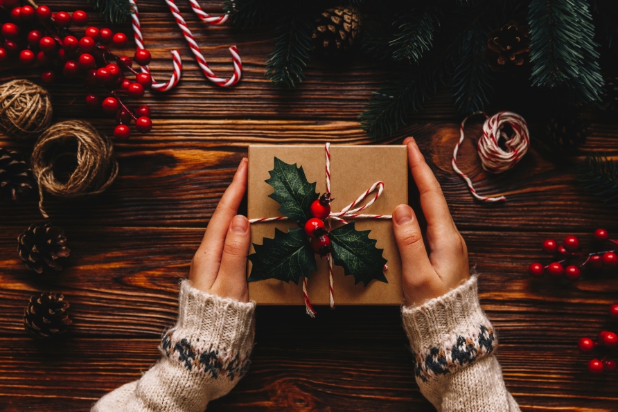 Wir wünschen Ihnen ein zauberhaftes Weihnachtsfest.