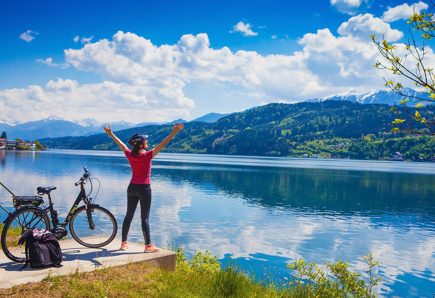 Genießen Sie eine traumhafte Radreise entlang der Seeufer Österreichs. 