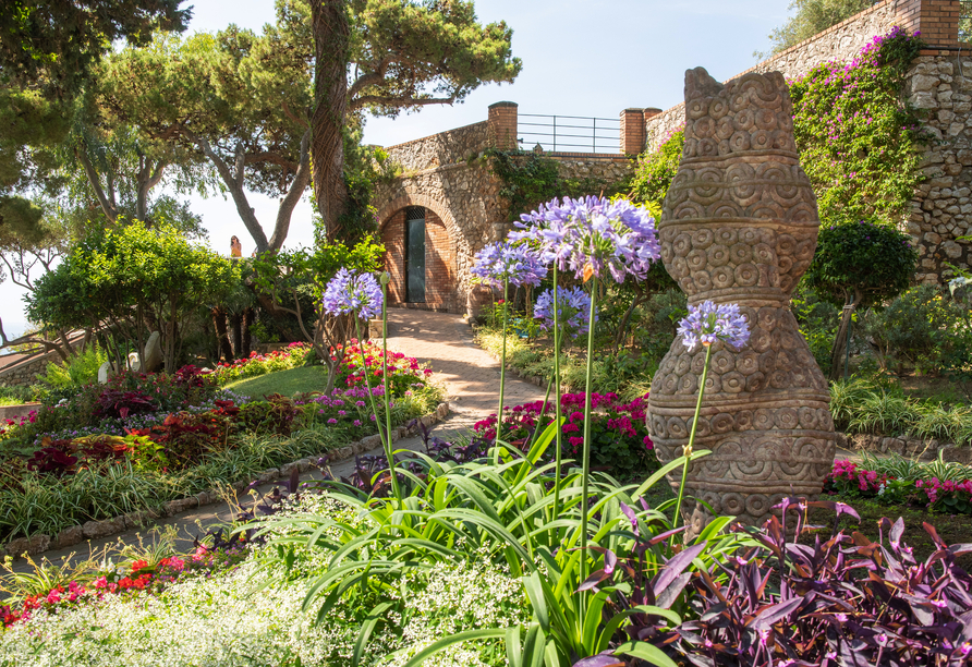 Bei einem optionalen Ausflugauf die Insel Capri werden Sie die Augustusgärten begeistern.