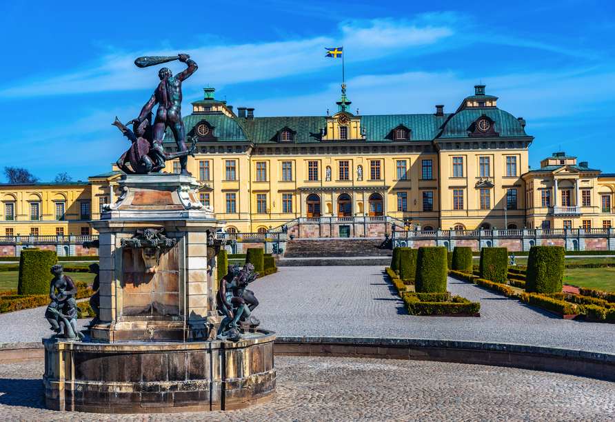 Das Schloss Drottningholm ist eine der Hauptsehenswürdigkeiten von Stockholm.