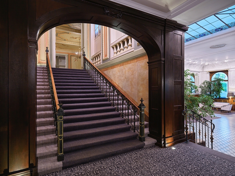 Die Kaisertreppe im Grand Hotel Kaiserhof Victoria