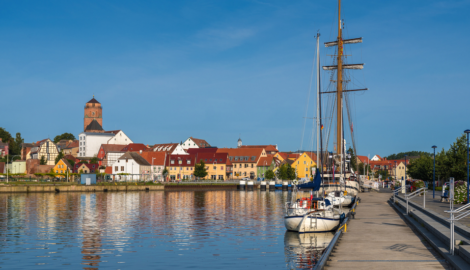 Erkunden Sie den Hafen und die Altstadt von Wolgast.