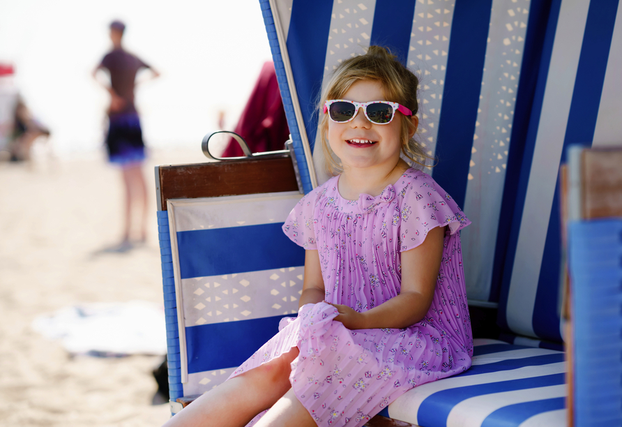 Für einen fröhlichen Strandtag mit der Familie können Sie einen Strandkorb mieten.