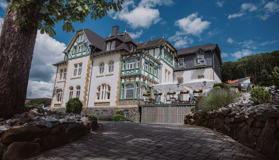 Ihre Alte Landratsvilla Hotel Bender begrüßt Sie im Westerwald!