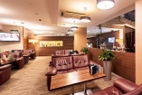In der Lobby Bar Ihres Hotels können Sie gesellige Stunden verbringen. 