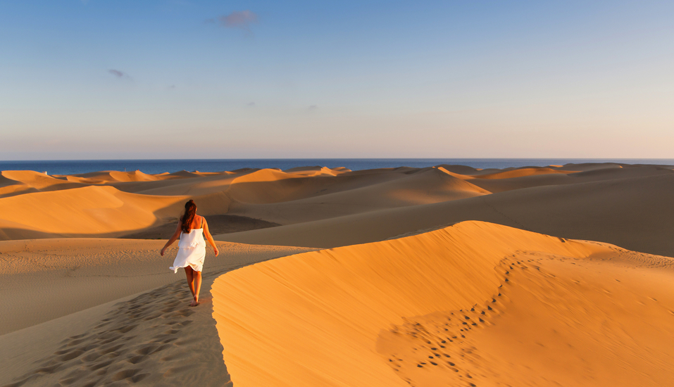 Freuen Sie sich auf die beeindruckenden goldenen Dünen von Maspalomas auf Gran Canaria.