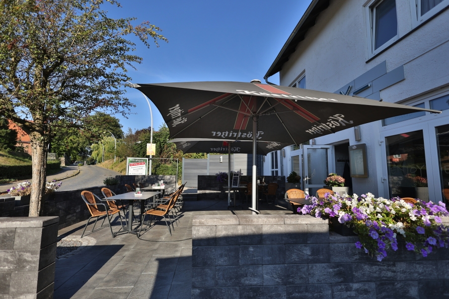 Lassen Sie es sich gut gehen auf der Terrasse des Hotels Restaurant Jägerstuben.