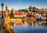 Blick auf das imposante Schloss von Prag