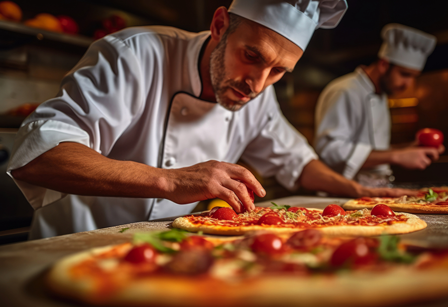 Stärken Sie sich mit leckerer Pizza oder anderen italienischen Köstlichkeiten.