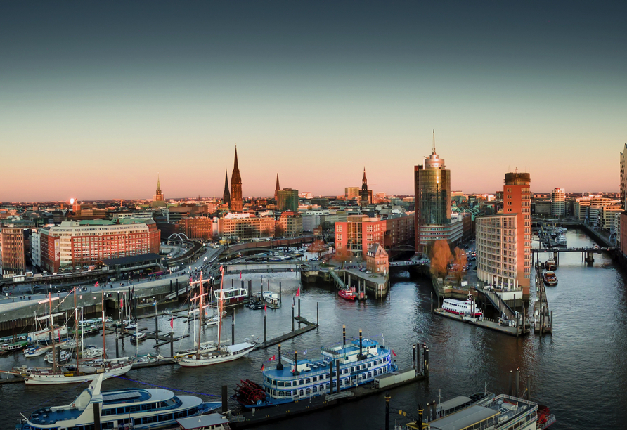 Die HafenCity begeistert mit moderner Architektur und beeindruckenden Ausblicken.