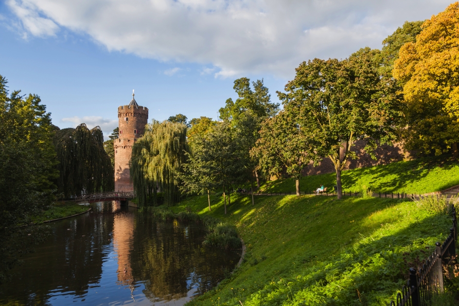 Spazieren Sie durch den Kronenburger Park in Nijmegen.