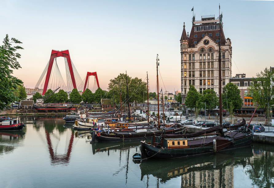 Der alte Hafen in Rotterdam ist ein historischer Ort.