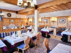 Im Restaurant des Hotels werden Sie mit leckeren Speisen verwöhnt.