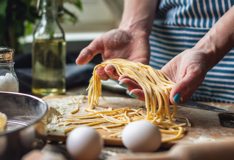 Optional können Sie auch an einem Pasta-Kochkurs teilnehmen.