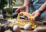 Optional können Sie auch an einem Pasta-Kochkurs teilnehmen.