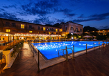 Genießen Sie die romantische Atmosphäre in Ihrem Urlaubshotel am Gardasee.