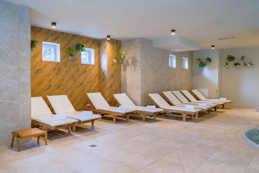 Entspannen Sie im Wellnessbereich.