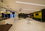 Die Lobby des Boutique Hotels Esplanade empfängt Sie in modernem Ambiente.