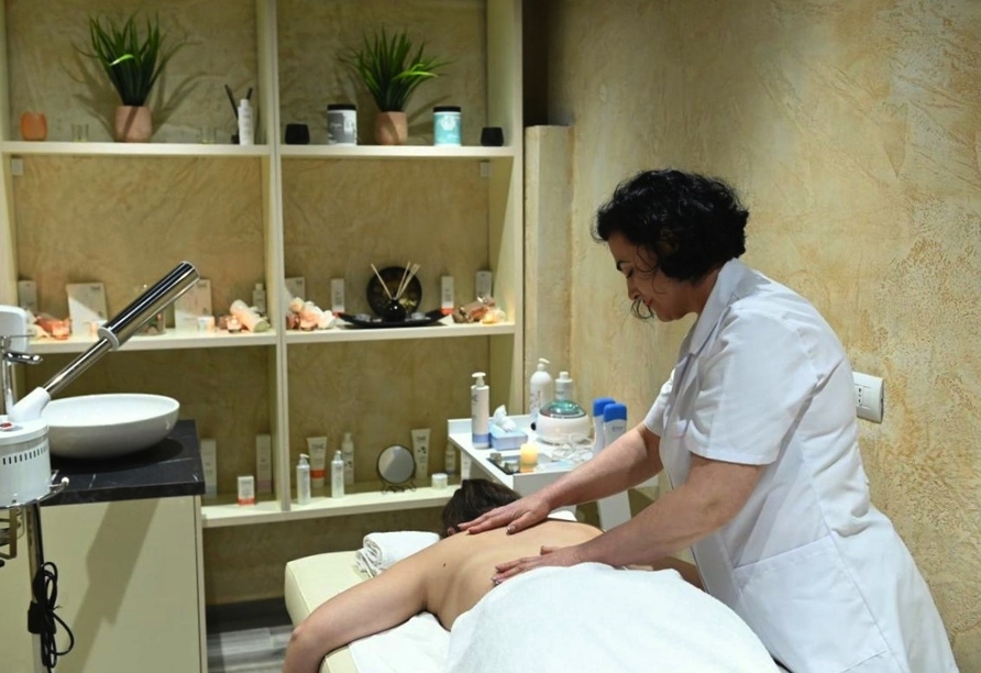 Gönnen Sie sich im Hotel Onufri eine Massage zur Entspannung.