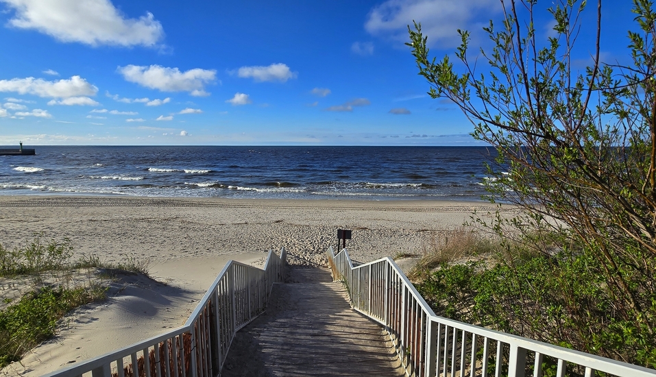 Ihr Wydma Resort heißt Sie, nur ca. 200 m vom wunderschönen Sandstrand der Polnischen Ostsee entfernt, willkommen!