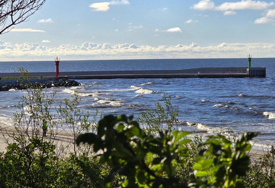Genießen Sie einen entspannenden Tag mit Wellenrauschen an der Polnischen Ostsee.