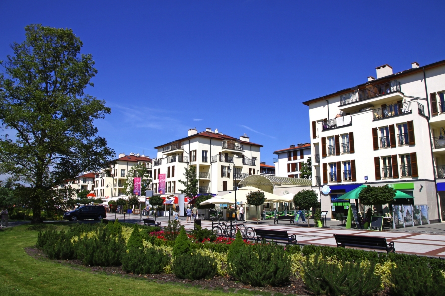 Die beliebte Promenade von Swinemünde liegt nur eine Straße von Ihrem Hotel entfernt.
