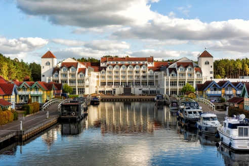 Blick auf das Precise Resort Hafendorf Rheinsberg