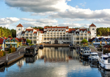 Blick auf das Precise Resort Hafendorf Rheinsberg