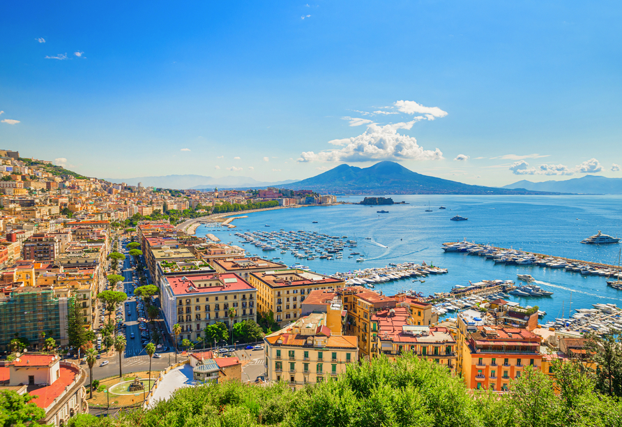 Genießen Sie die Sonne in Neapel.