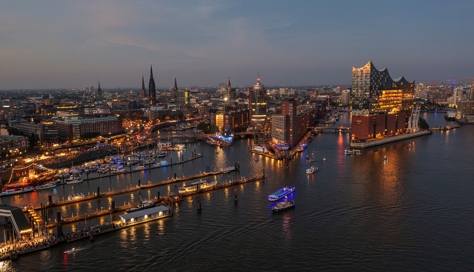 Ein Highlight dieser Kreuzfahrt: Am Tag Ihrer Rückkehr nach Hamburg finden die Feierlichkeiten zum 836. Hafengeburtstag statt.