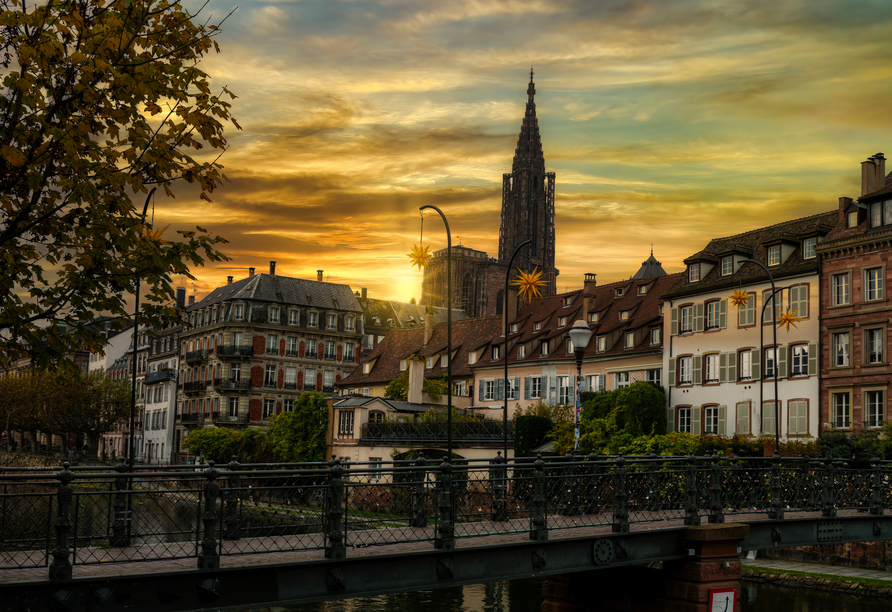 Erleben Sie das winterliche Straßburg dank der langen Liegezeit bei Tag und auch am Abend.