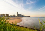 Spazieren Sie am Strand von Vlissingen entlang und besuchen Sie die längste Promenade der Niederlande. 