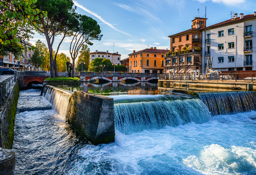 Treviso, die Stadt am Wasser, heißt seine Gäste mit der Brücke San Martino willkommen.