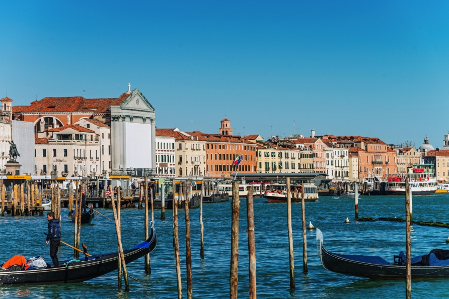 Nach Riva Degli Schiavoni fahren Sie mit dem Schiff bei Ihrem unvergesslichen Besuch in Venedig.