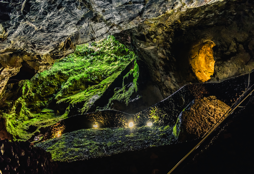 Die Höhle Algar do Carvão wird Sie beeindrucken!
