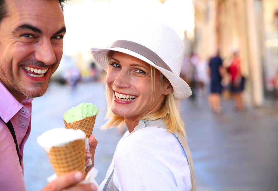 Genießen Sie in Rom ein echtes italienisches Gelato und lassen Sie sich das süße Lebensgefühl Italiens auf der Zunge zergehen.