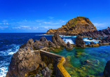 In Porto Moniz auf Madeira befindet sich ein atemberaubendes Naturschwimmbecken.