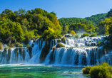 Sie werden von dem Wasserfall Skradinski Buk im Nationalpark Krka begeistert sein.