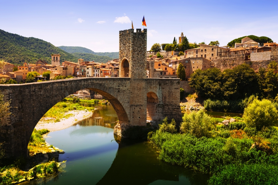 Auch in Besalú finden Sie viele wundervolle Motive für Erinnerungsfotos.