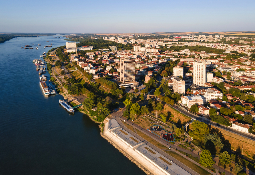 Luftaufnahme der Donau und der Stadt Russe