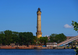 Der Leuchtturm in Swinemünde ist ein maritimes Wahrzeichen, das über Meer und Zeit wacht.