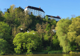 Das Schloss Radkersburg thront majestätisch über der Mur. 