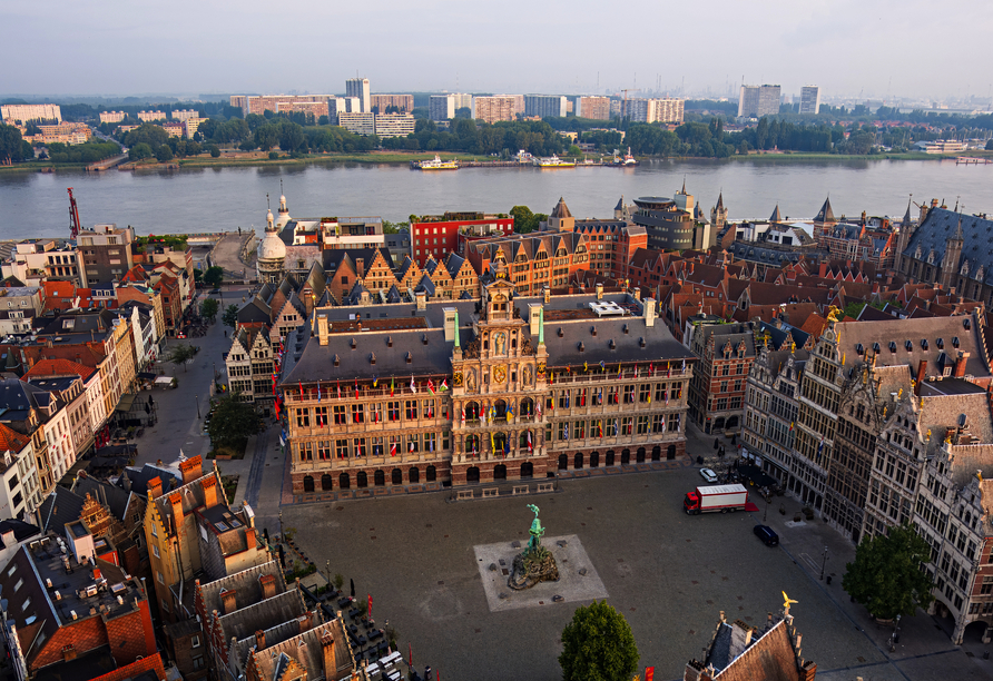 Luftaufnahme des Antwerpener Rathaus (Stadhuis Antwerpen) 