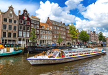 Freuen Sie sich auf eine inkludierte Grachtenfahrt durch Amsterdam!