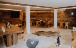 Freuen Sie sich auf leckere Gerichte und bayerische Spezialitäten im Restaurant des benachbarten Partnerhotels 