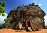 Treten Sie durch die gigantischen Löwenpfoten der Bergfestung von Sigiriya.