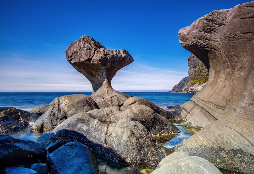Der Kannesteinen in Måløy ist absolut sehenswert.
